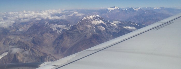 Cordillera de los Andes is one of Santiago.