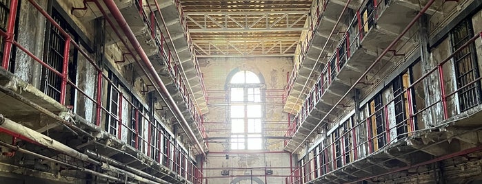 Missouri State Penitentiary is one of 🖤💀🖤 LiivingD3adGirl'in Beğendiği Mekanlar.