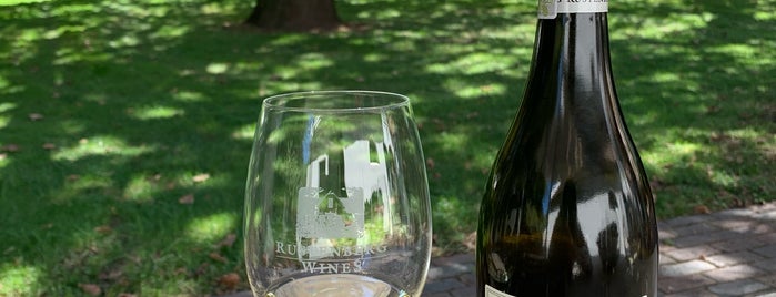 Rustenberg Wines is one of Lugares favoritos de Kathleen.