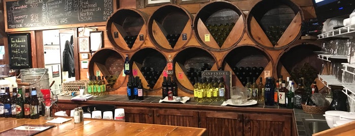 Red Fox Winery & Vineyards is one of Tempat yang Disukai Harv.