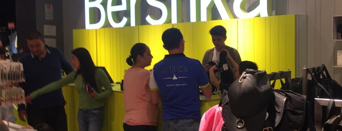 Bershka is one of Yaz'ın Beğendiği Mekanlar.