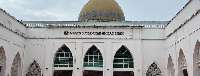 IIUM Mosque (Masjid Sultan Haji Ahmad Shah) is one of Masjid & Surau,MY #6.