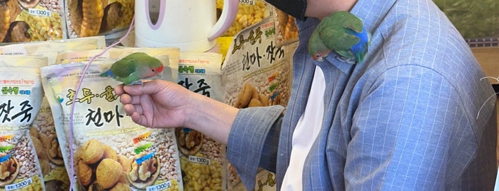 Gukje Market is one of Korea.