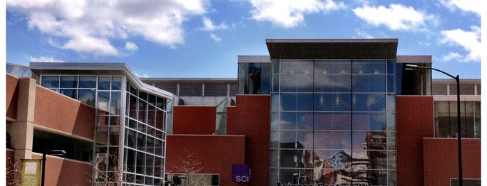 Science Center of Iowa is one of Evan[Bu] Des Moines Hot Spots!.