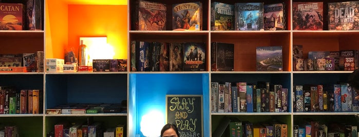 Puzzles Board Game Lounge is one of Posti salvati di Melissa.