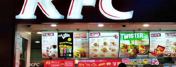 KFC is one of Locais curtidos por Adam.