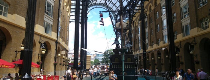 Hay's Galleria is one of Davidさんのお気に入りスポット.