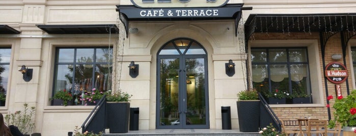 Leo's Cafe & Terrace is one of Lugares favoritos de David.
