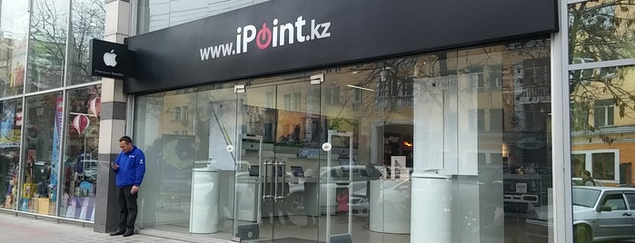 iPoint Apple Store is one of สถานที่ที่ David ถูกใจ.