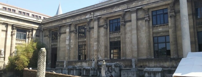 İstanbul Arkeoloji Müzeleri is one of Lugares favoritos de David.