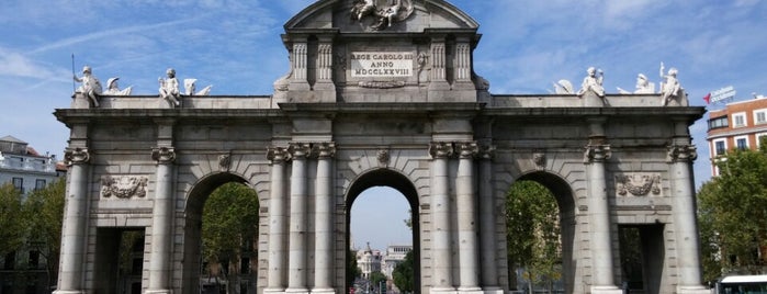 Puerta de Alcalá is one of David 님이 좋아한 장소.