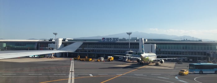 済州国際空港 (CJU) is one of Davidさんのお気に入りスポット.