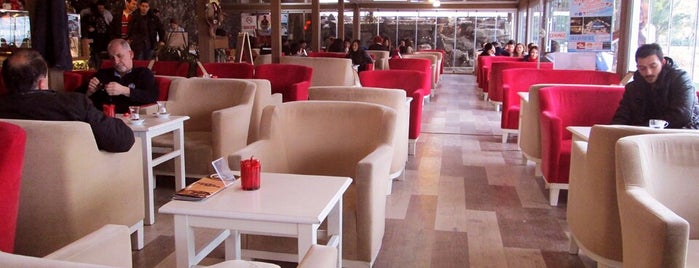 Coffee House is one of Posti che sono piaciuti a Sedat.