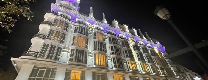 Hotel Melia Lebreros is one of Centro histórico de Madrid.