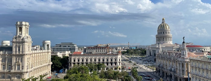 Parque Central Rooftop Bar is one of Conocete La Habana.