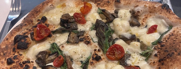 Pizzeria La Notizia 2 is one of Go back and explore: Naples & Amalfi coast.