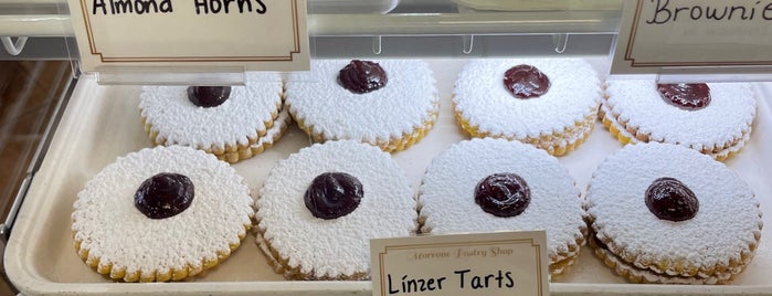Morrone Pastry Shop & Cafe is one of T's Foodie Lists: Bronx - Little Italy.