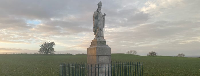 Hill of Tara is one of สถานที่ที่ Cate ถูกใจ.