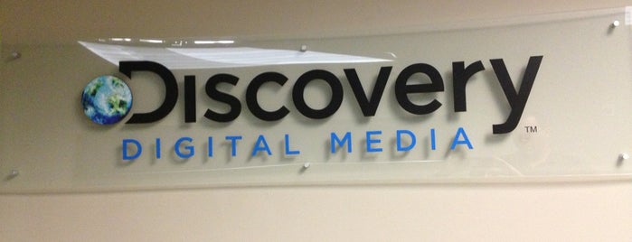 Discovery - Digital Media (HowStuffWorks, TLC, Discovery, Animal Planet) is one of Tempat yang Disukai Chester.