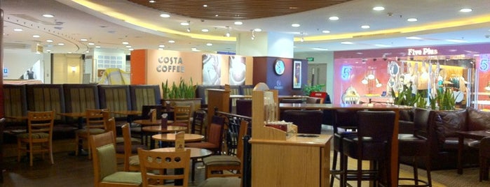 Costa Coffee is one of Locais curtidos por Hongyi.