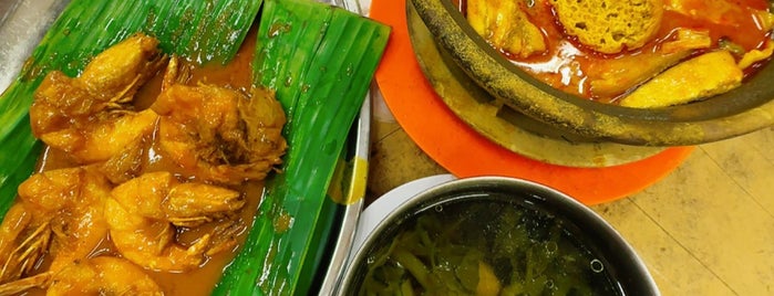 乞丐鸡海鲜饭店 is one of Kuantan's craving foods.