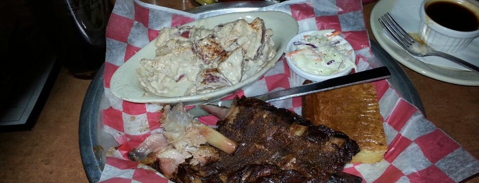 Sheffield's Beer & Wine Garden is one of The 15 Best Places for Barbecue in Lakeview, Chicago.