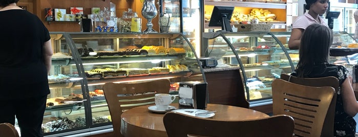 Vénus is one of Café / Pastelaria.