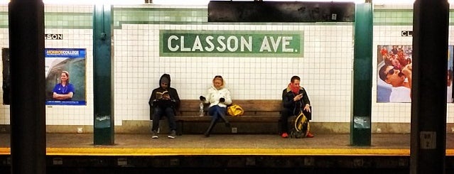 MTA Subway - Classon Ave (G) is one of Locais curtidos por Albert.