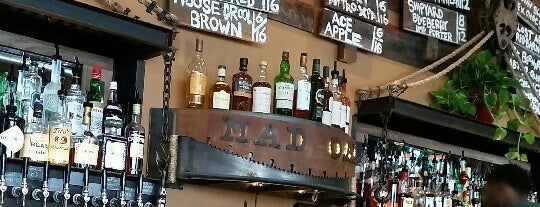 Mad Oak Bar is one of Gespeicherte Orte von Lorcán.