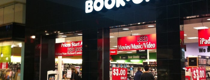 BOOKOFF USA is one of Alberto J Sさんのお気に入りスポット.