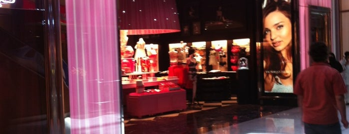 Victoria's Secret is one of Agneishcaさんのお気に入りスポット.