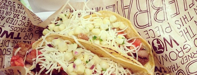 Chipotle Mexican Grill is one of Bradさんのお気に入りスポット.