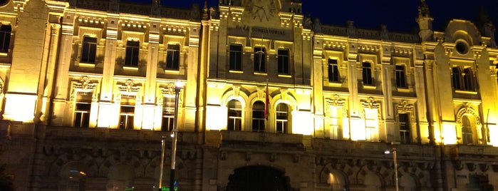 Plaza del Ayuntamiento is one of Guide to Santander's best spots.