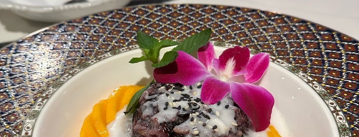 Osha Thai Restaurant & Lounge is one of Sedaさんのお気に入りスポット.
