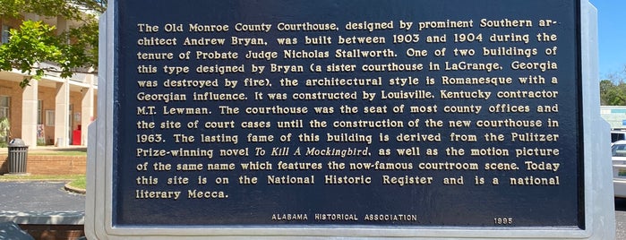 Monroe County Courthouse is one of Orte, die Bradford gefallen.