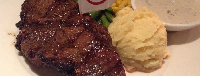 Holycow! Steakhouse is one of Locais curtidos por Nur.