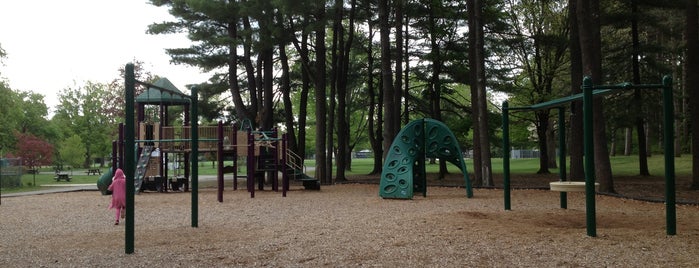 Rollins Park is one of Playgrounds.