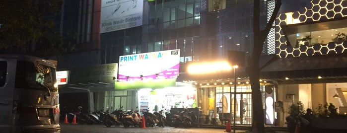 Revo Print Shop Sektor IX Bintaro is one of Jan 님이 좋아한 장소.