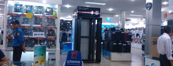 Phong Vũ Computer is one of Tempat yang Disukai Kelvin.