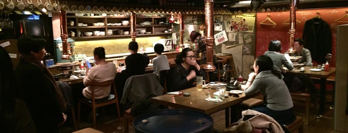 Yakiniku Kitchen Bankura (焼肉屋萬蔵) is one of Шангхай.