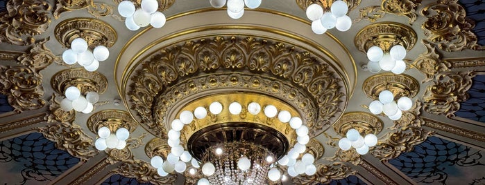 Rustaveli National Theatre | რუსთაველის თეატრი is one of Gazafxuli☀.