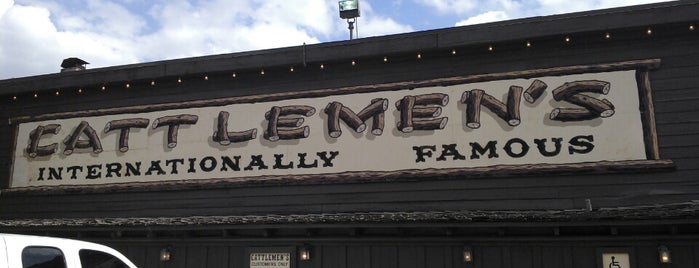 Cattlemen's Steak House is one of สถานที่ที่ Kevin ถูกใจ.