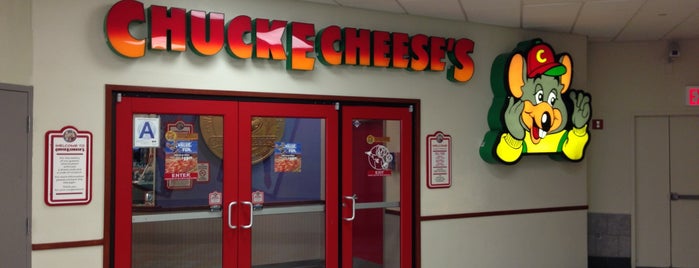 Chuck E. Cheese is one of Tempat yang Disukai Emilio Alvarez.