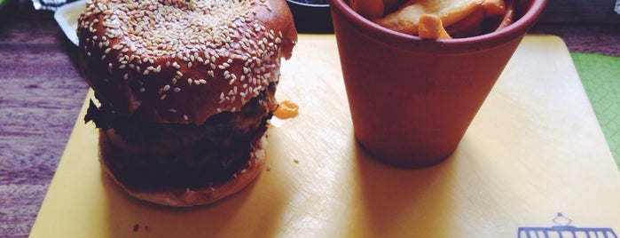 Les Super Filles du Tram is one of Getting Serious about Burgers (Brussels chapter).