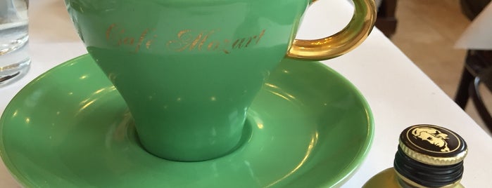 Café Mozart is one of Lugares favoritos de Hazar Gizem.