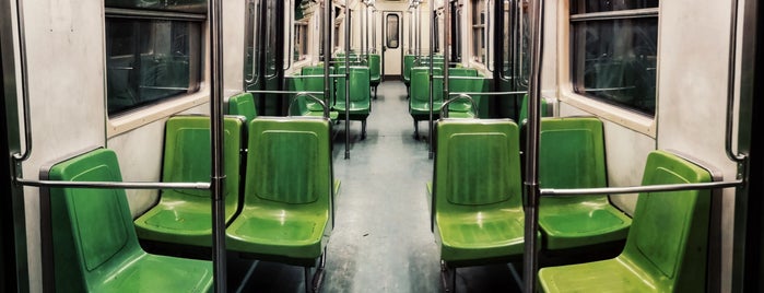 Metro Tacuba (Líneas 2 y 7) is one of Transporte.