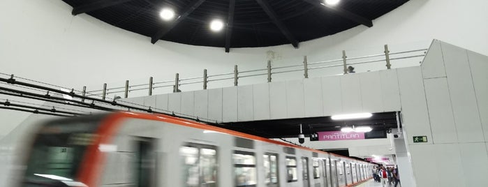 Metro Boulevard Puerto Aéreo is one of Metro de la Ciudad de México.