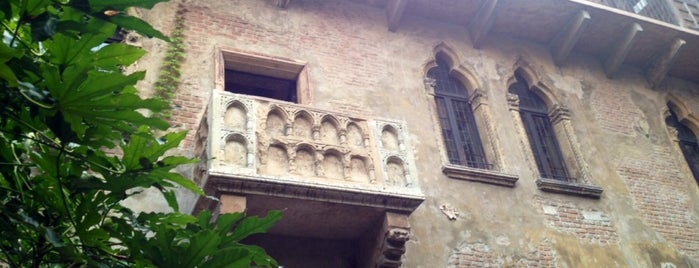 Casa di Giulietta is one of Le pietre di Verona.