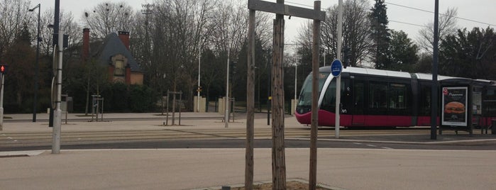 Station Parc des Sports [T1] is one of Tram Dijonnais.