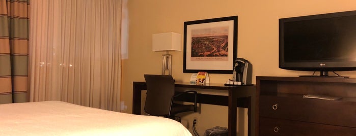 Holiday Inn St. Louis - Forest Park is one of St.louis Attractions.